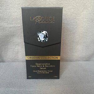 La Rouge Pierre Regenerative Face Neck & Décolleté Serum Obsidian Collection